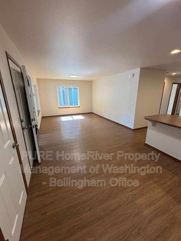 Foto del edificio - 422 Oak Hill Ln