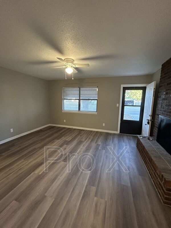 Foto del edificio - 907 N Rouse St