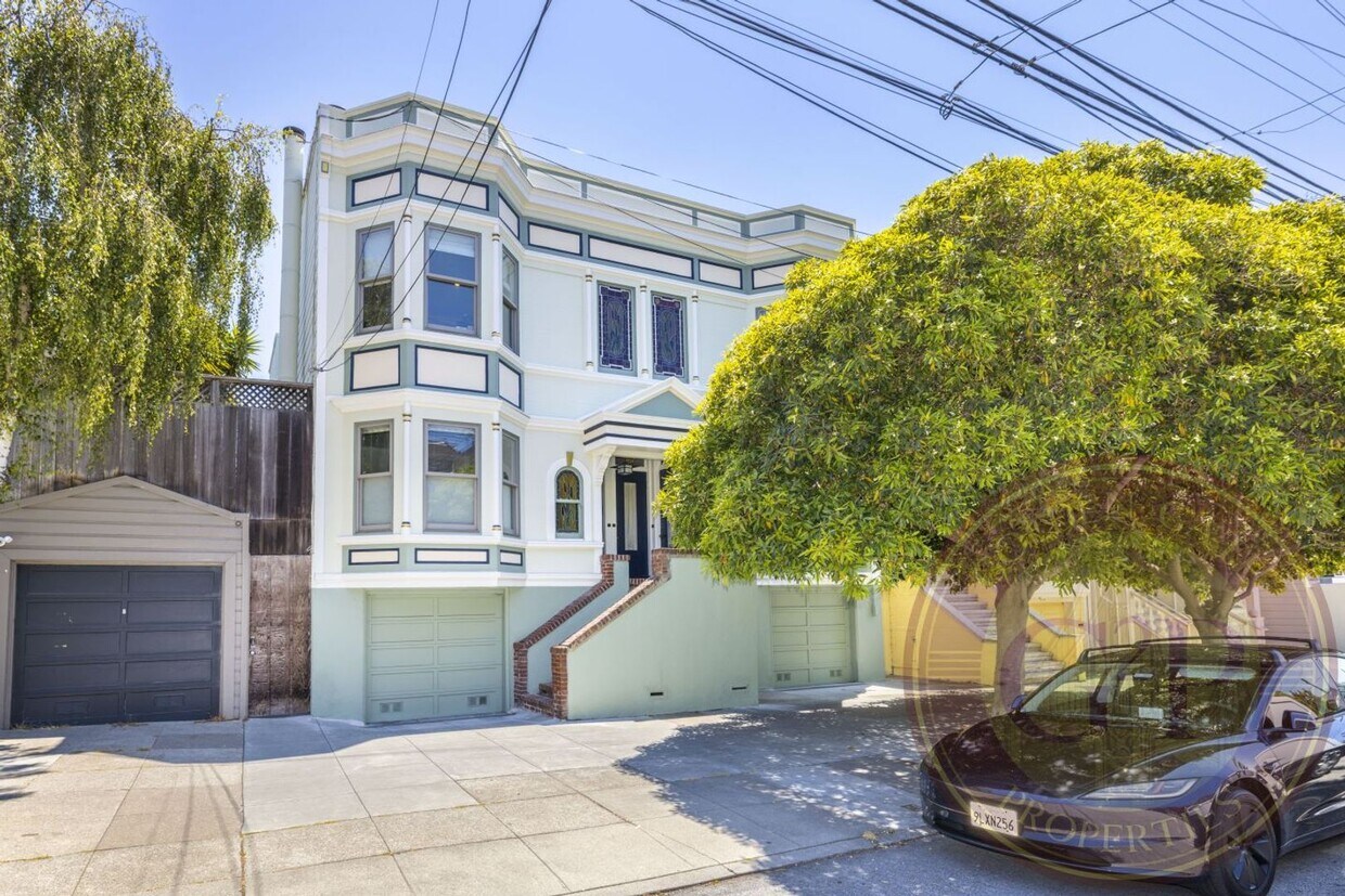 Foto principal - Noe Valley - 2 BR, 1 BA Condo 965 Sq. Ft. ...
