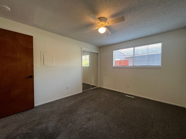 Foto del edificio - Two bedroom apartment | Available End of March