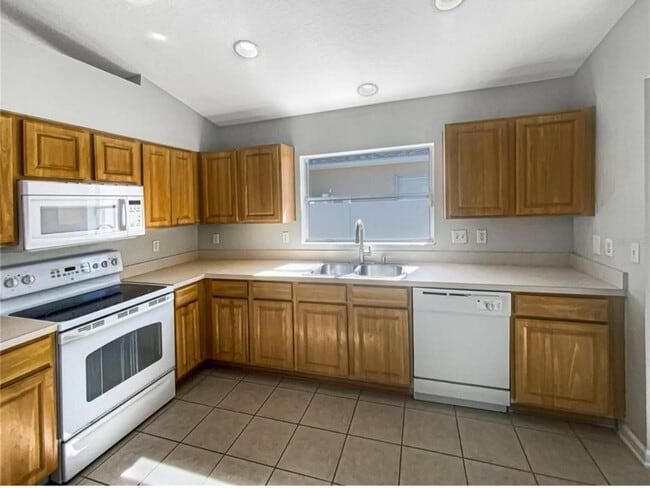 Building Photo - 30406 Arrochar St