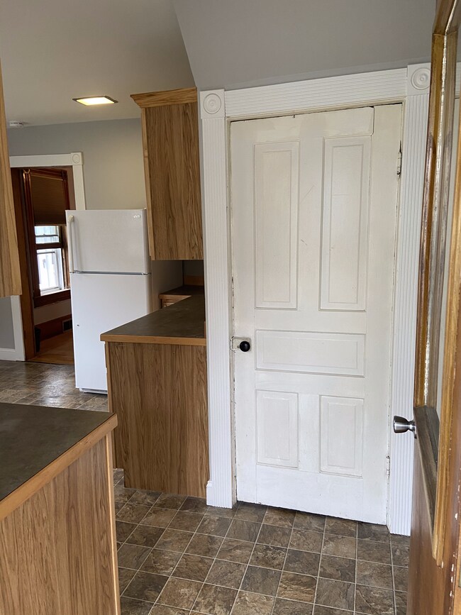 entrada de la cocina - 206 S Higbee St