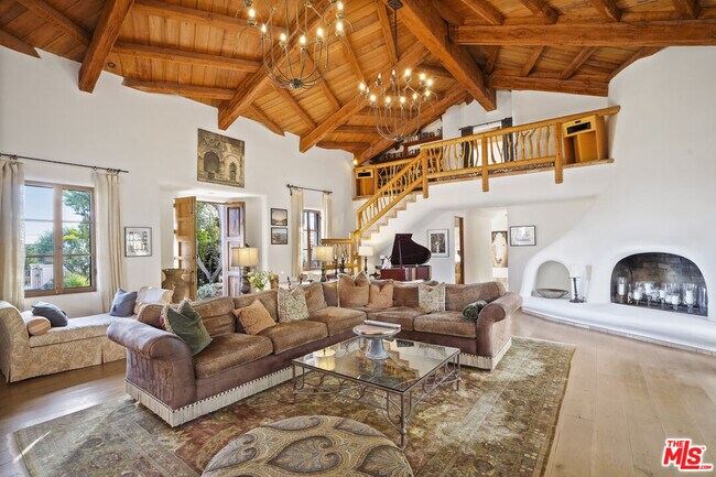 Foto del edificio - 7332 Birdview Ave