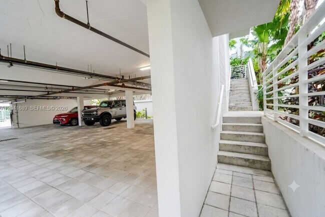 Foto del edificio - 619 Meridian Ave