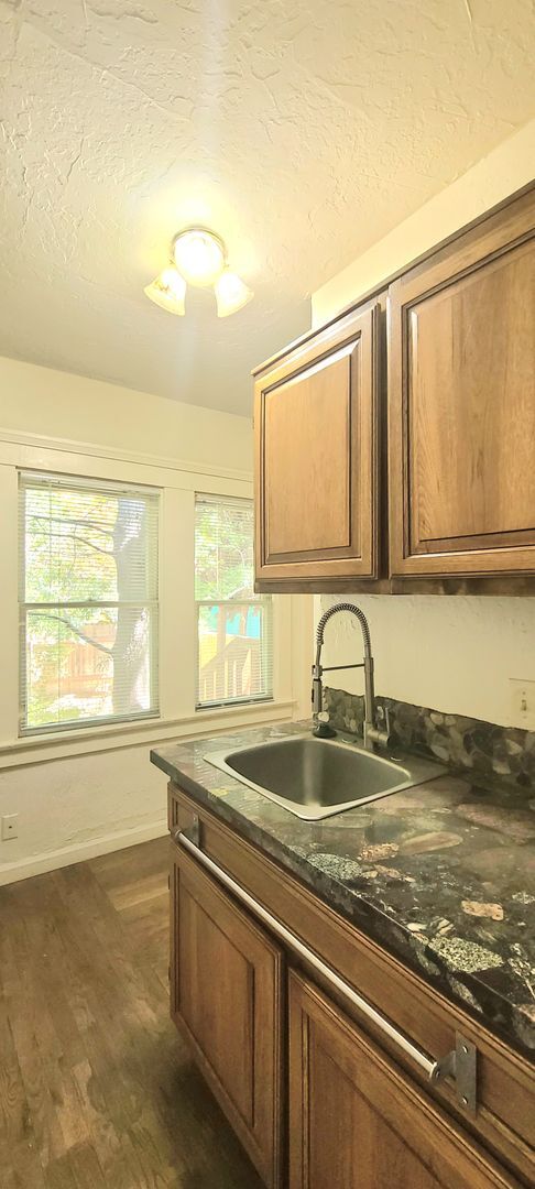 Building Photo - 2553 27th St