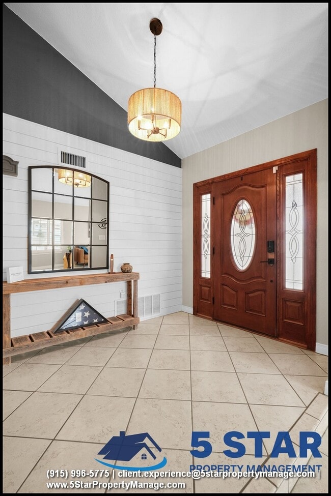 Building Photo - 6052 Bandolero Dr