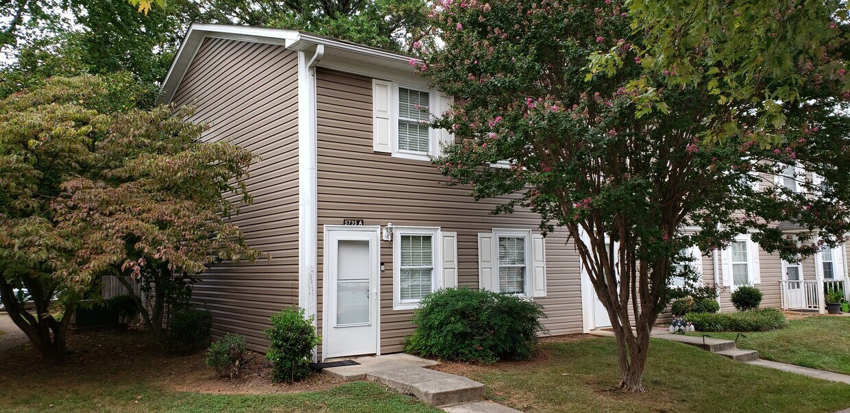 5735 Bramblegate Rd, Greensboro, NC 27409 Townhome Rentals in