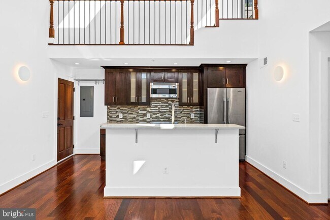 Foto del edificio - 4004 Edmunds St NW