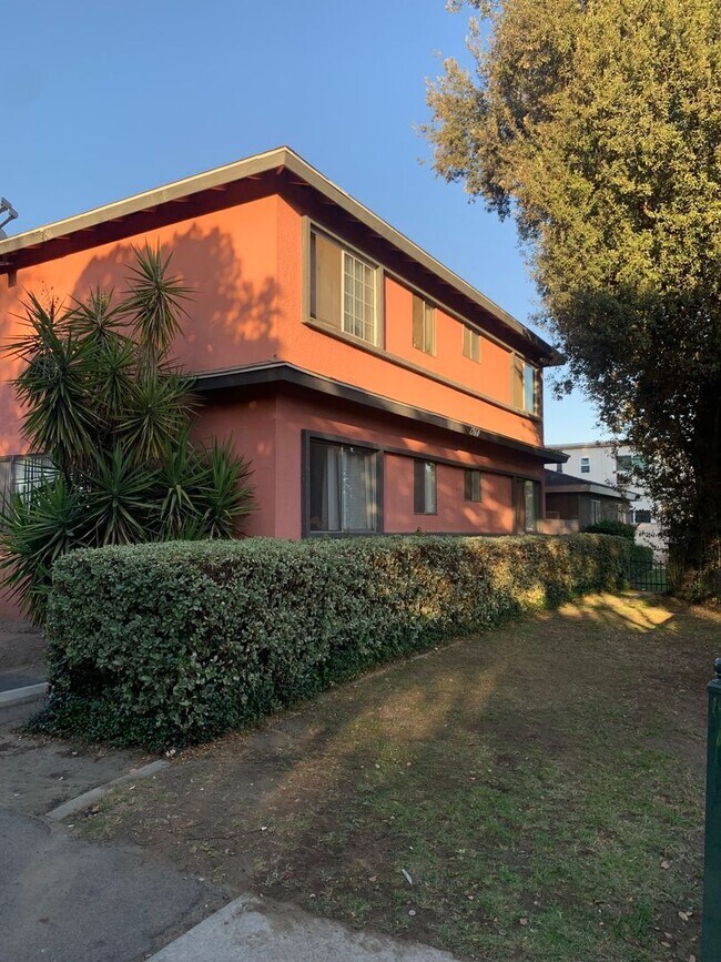Building Photo - 1266 W Stoneridge Ct