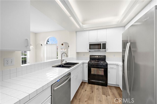 Building Photo - 1 Montana Del Lago Dr