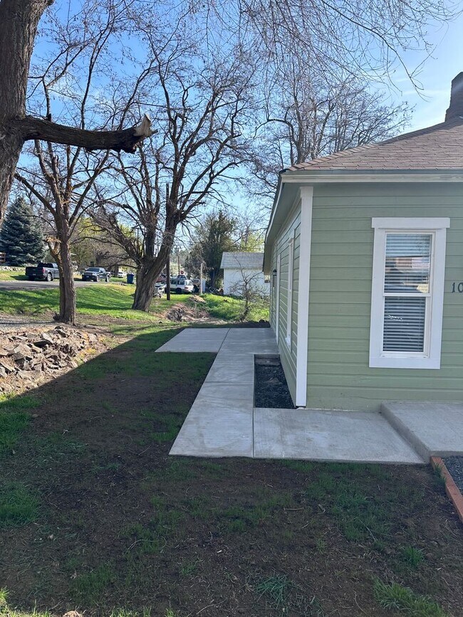Foto del edificio - Fully renovated 3 bed 1 bath home.