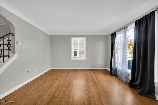 Foto del edificio - 25730 Shoreview Ave