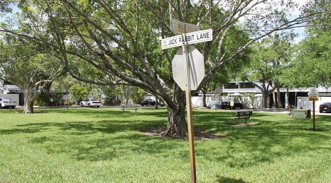 Foto del edificio - 6390 Jack Rabbit Ln