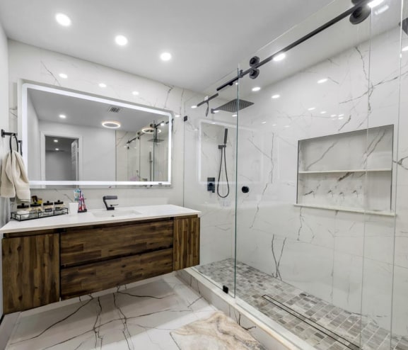 Foto del edificio - 490 W 33rd Pl