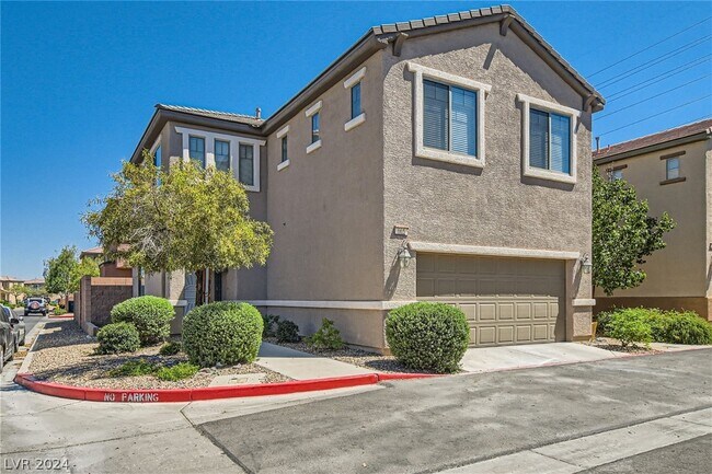 Building Photo - 665 Calamus Palm Pl