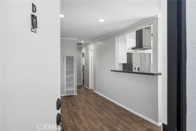 Building Photo - 201 E 16th St