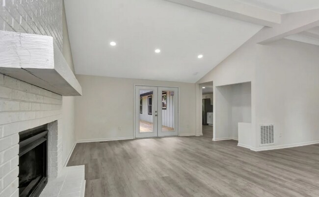 Foto del edificio - 12680 Donna Dr
