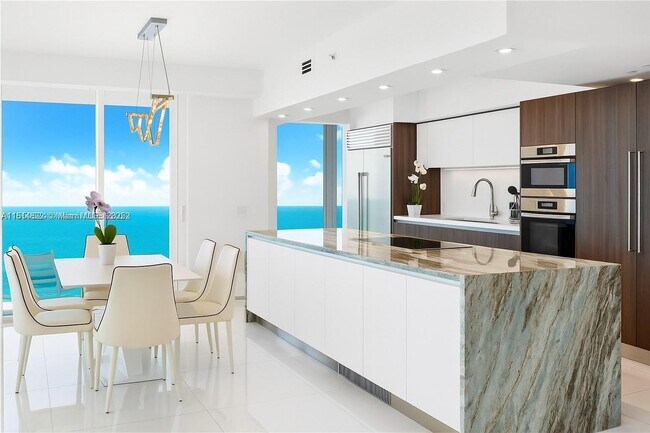 Foto del edificio - 4779 Collins Ave
