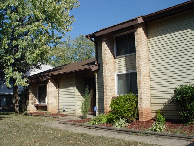 Building Photo - 128 S Fox Rd