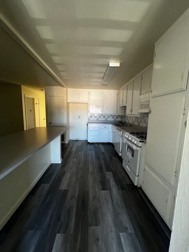 Foto del edificio - 5335-37 CASTLE STREET