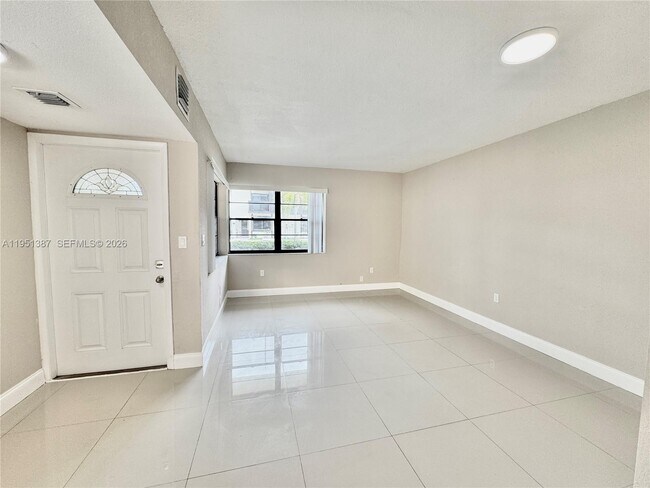 Foto del edificio - 3840 SW 52nd Ave