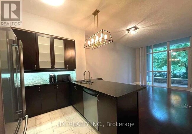 Building Photo - 57 Upper Duke Crescent