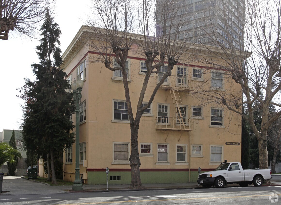 Building Photo - 375 Grand Ave