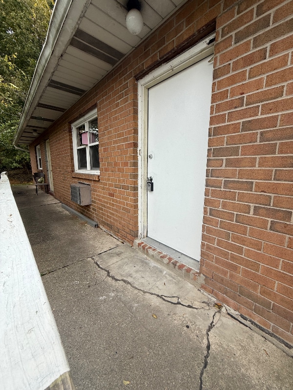 Building Photo - 2105 Florence Ave