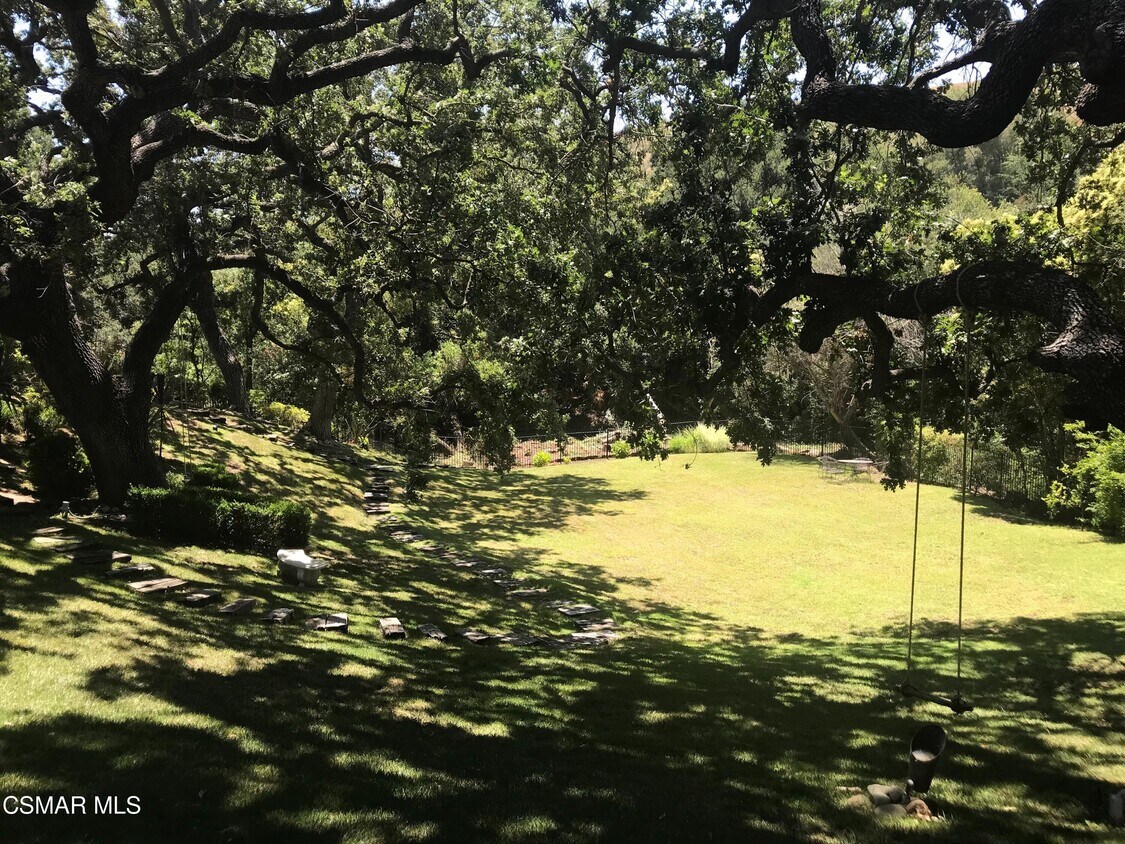 Primary Photo - 1515 Outlook Cir