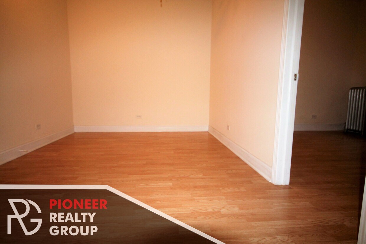 Foto principal - 4852 N Damen Ave