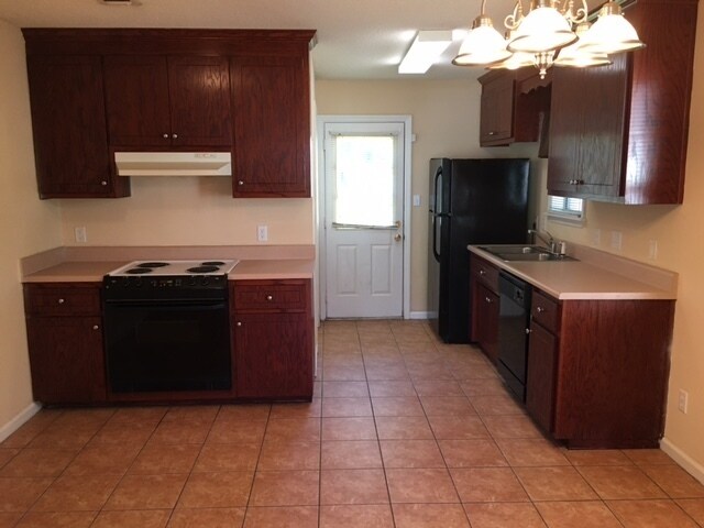 Building Photo - 2 bedroom/2bath House in Valdosta