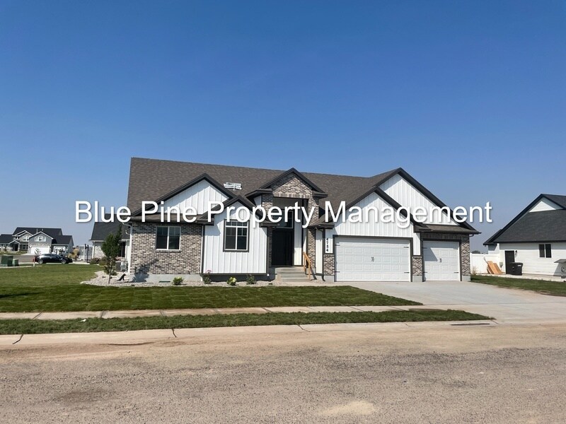 Primary Photo - 4754 Thunder Dr