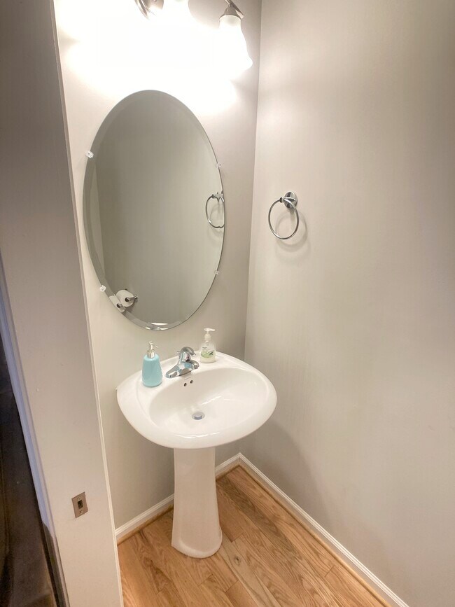 Foto del edificio - 29 Guatemala Dr