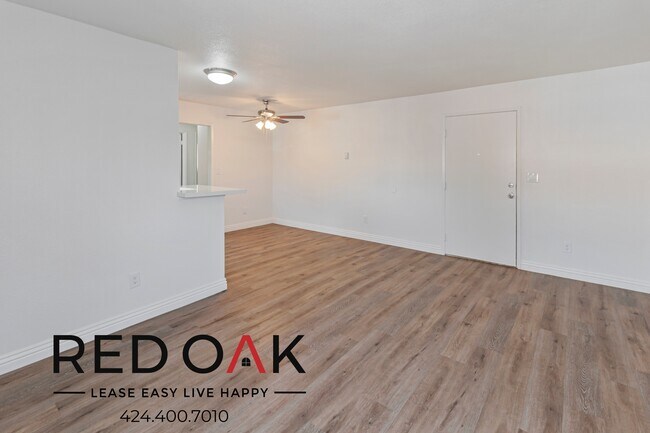 Foto del edificio - Beautiful Two Bedroom with a Spacious Open...