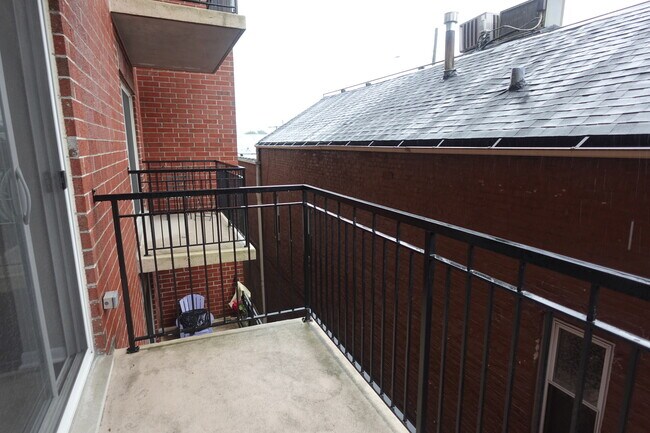 Foto del edificio - 3303 Grove Ave