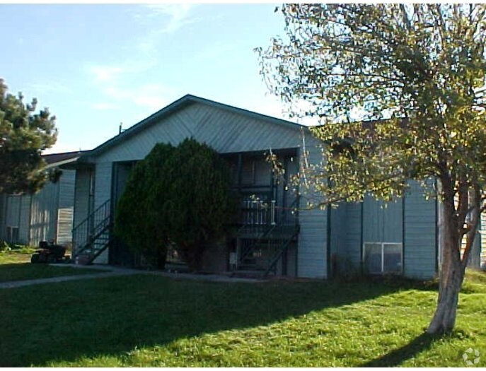 Spring Gardens Apartments - Mills Manor South