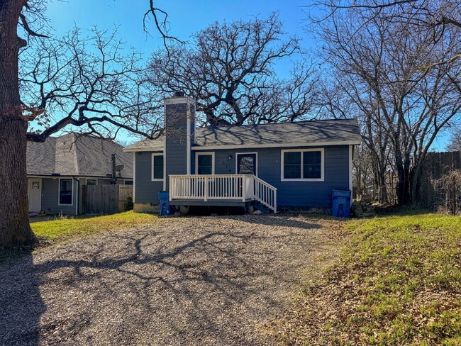 Building Photo - 316 S Watson St