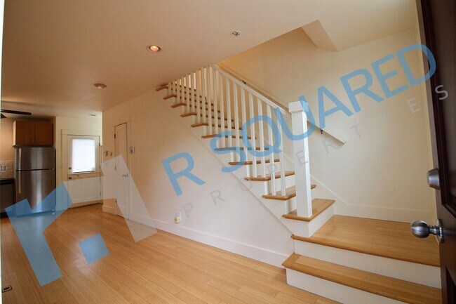 Building Photo - 355 16th Ave