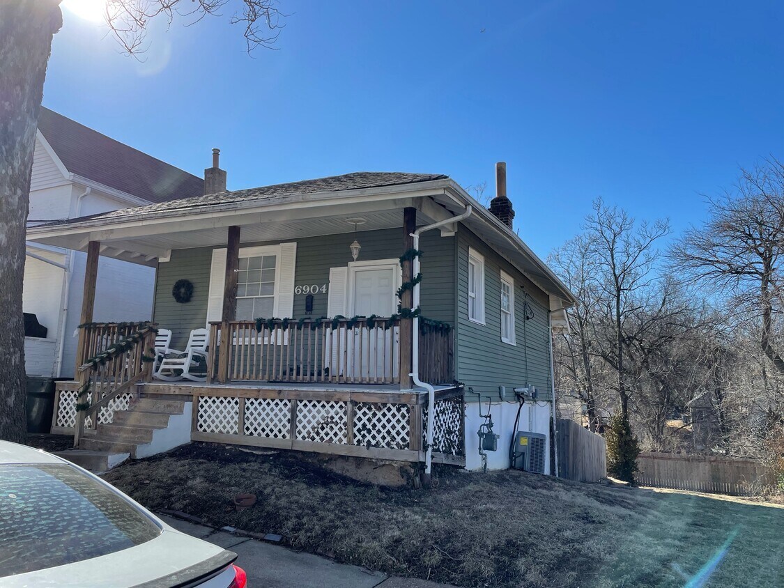 Building Photo - 6904 Nashville Ave