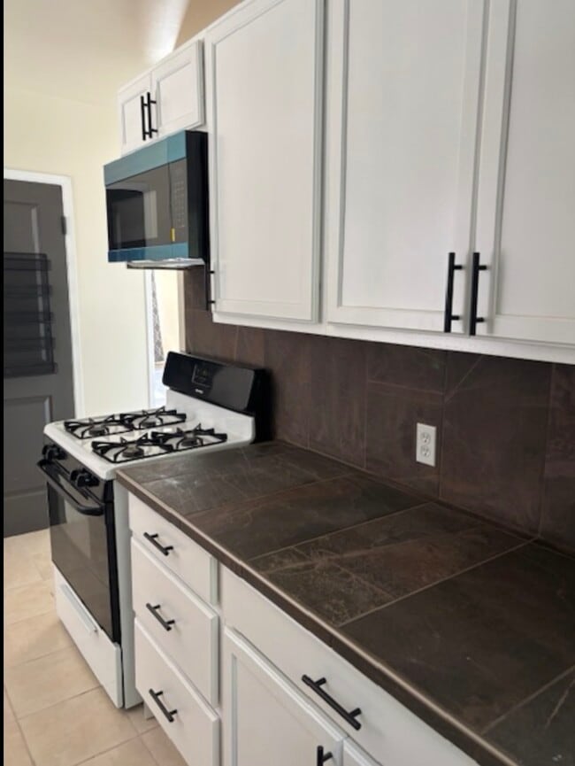 Building Photo - 9111 Cattaraugus Ave