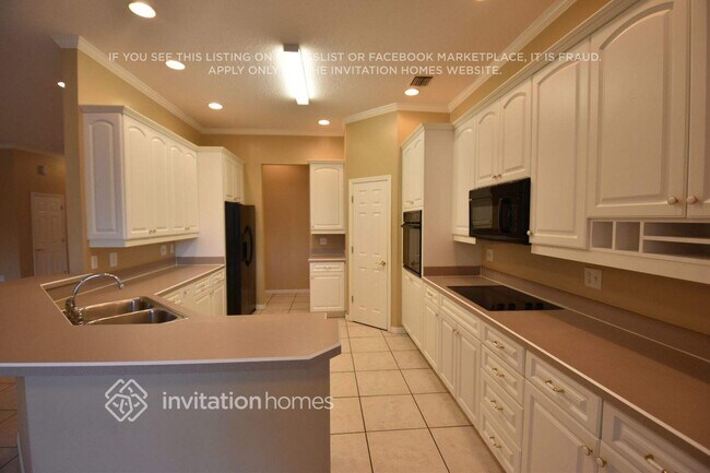 Building Photo - 336 Stanley Bell Dr