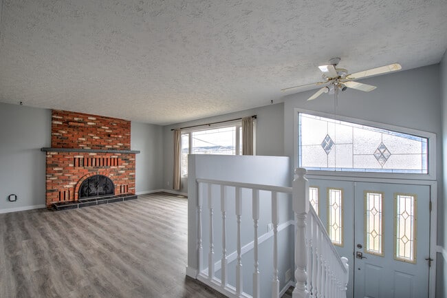 Building Photo - 7421 Tronson Rd