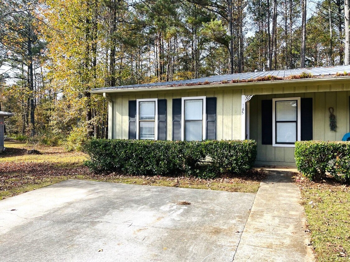 Primary Photo - 165 Pine Terrace