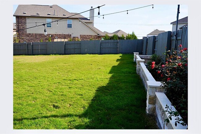 Foto del edificio - 4417 Oryx Ln