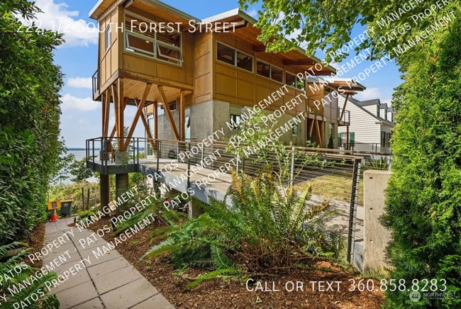 Building Photo - 222 S Forest St