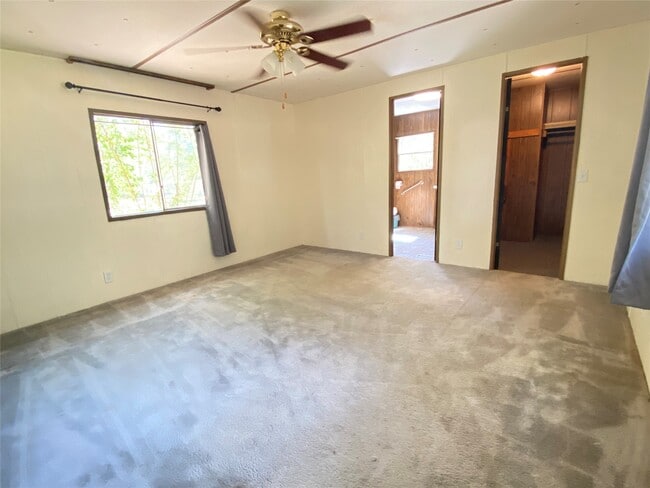 Building Photo - 14662 Brooks Rd