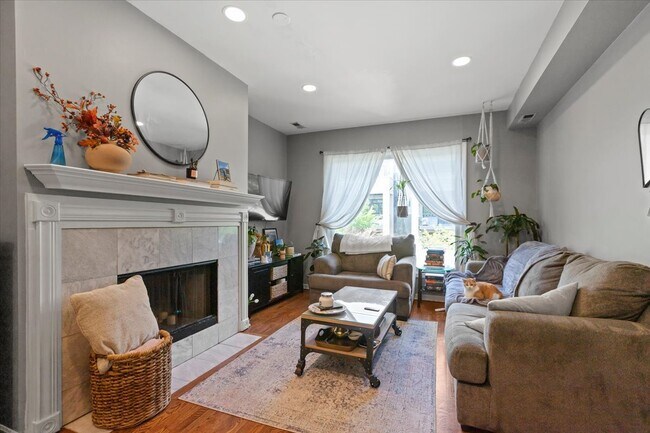 Foto del edificio - 1345 W Walton St