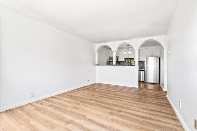 Foto del edificio - 5 Wyndover Woods Ln