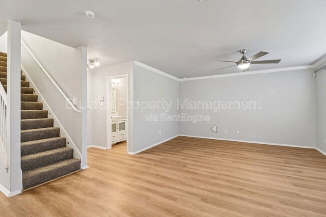 Photo - 9639 Shetland Park House