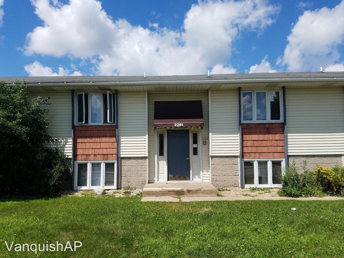 Primary Photo - 2 br, 1 bath Apartment - 2281 11th Ave E